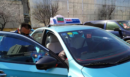 遼寧省撫順市智能出租車LED全彩頂燈屏安裝項(xiàng)目